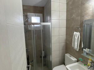 آپارتمان مبله سه خوابه در مرکز شهر گیرنه