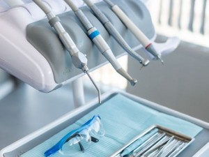 کلینیک دندانپزشکی در خیابان لاهور
