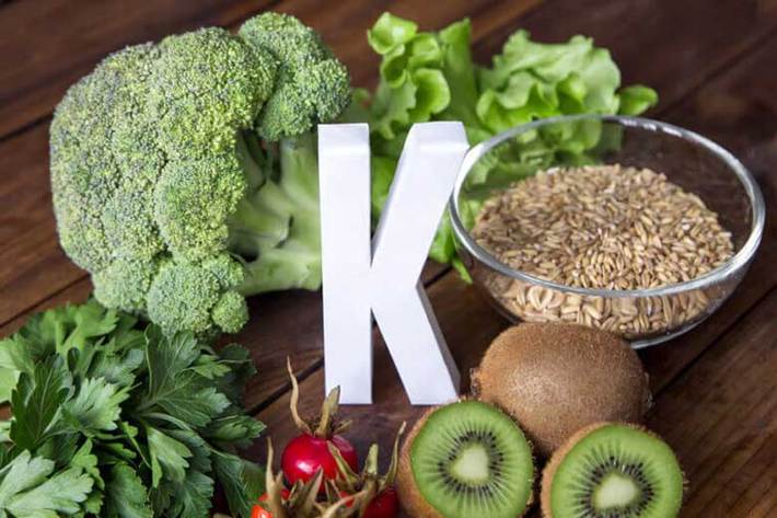 آیا ویتامین K در برابر کووید ۱۹ نقش محافظتی دارد؟
