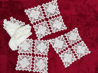 رومیزی قلاب بافی مربع میز عسلی کد02