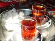 بریزم و دو سه تا استکان بهم بزنم شعری از حسین دلجویی