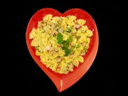 بشقاب غذا خوری یکبار مصرف مجلسی رنگی بسته 150 عددی.jpg