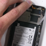 ویدئو :   کالبد شکافی موبایل The Essential Phone (مطلب)