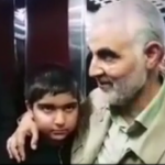 ویدئو :   حضور اخیر سردار سلیمانی در منزل خانواده شهدا