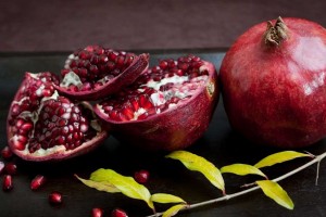 مضرات انار: ۸ جدی ترین عوارض انار برای سلامتی که باید مراقب‌شان باشید