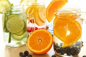 ۱۳ نوشیدنی برای سم زدایی پوست و پاکسازی منافذ پوست صورت