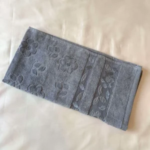 حوله ابریشم فاضل مدل گلبرگ سایز40*80 سانتی متر