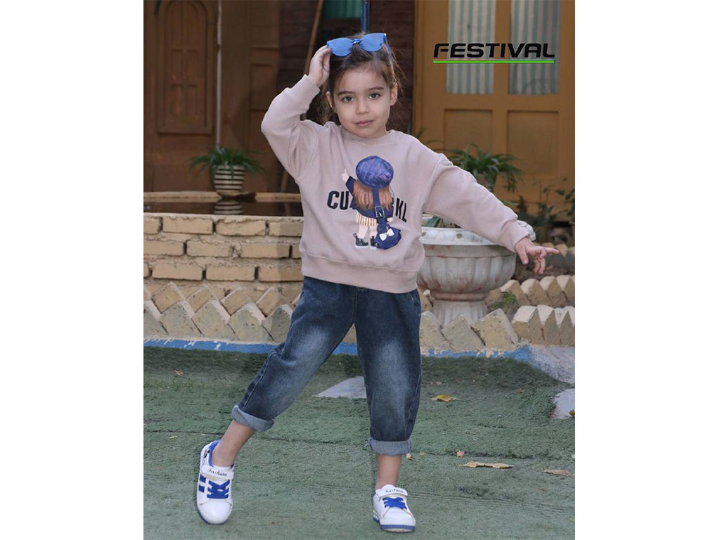 بلوز آستین بلند دخترانه 4 سال بیسکویتی طرح دخترک با کیف چرم festival
