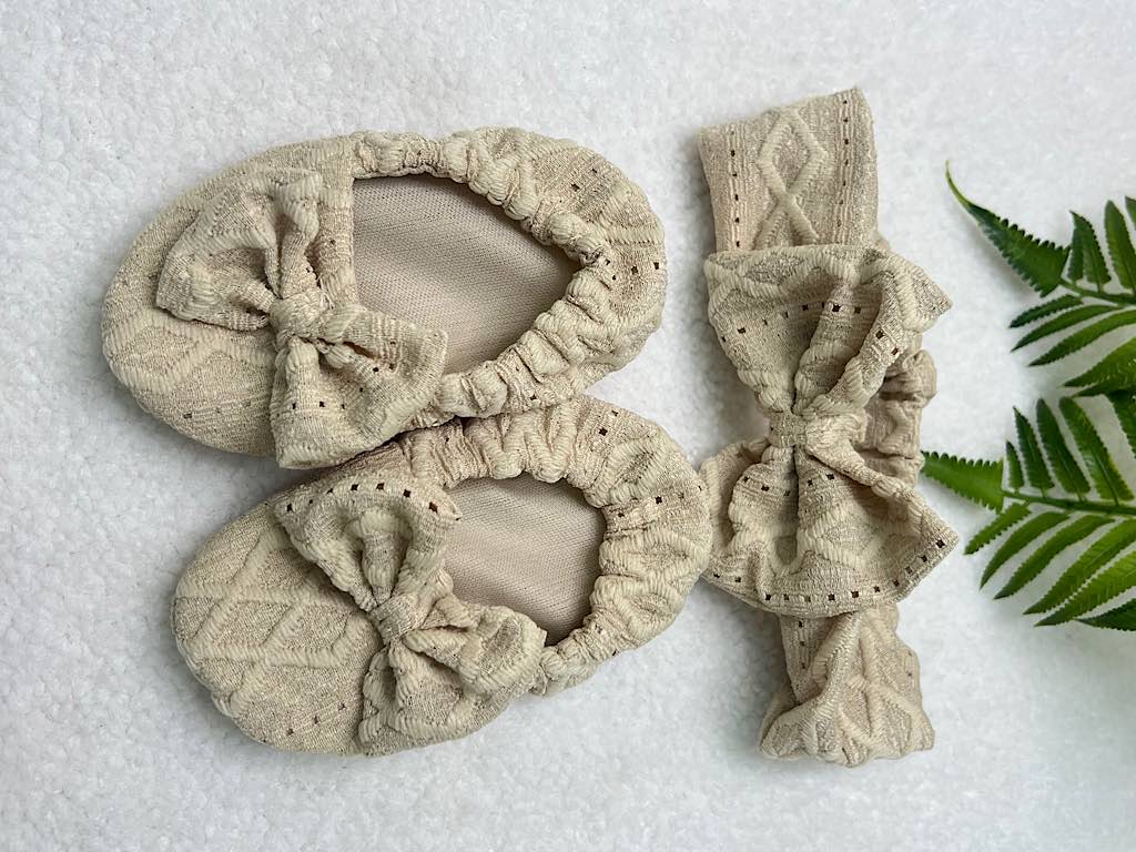 ست پاپوش جورابی و هدبند نوزادی طرح پاپیون سایز 1