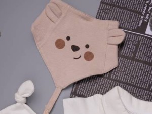 پیشبند دستمال گردنی دارای بند پستانک  نوزادی طرح cubbie نی نی سان  nini sun