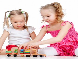 روش بازی با نوزاد شش تا نه ماهگی