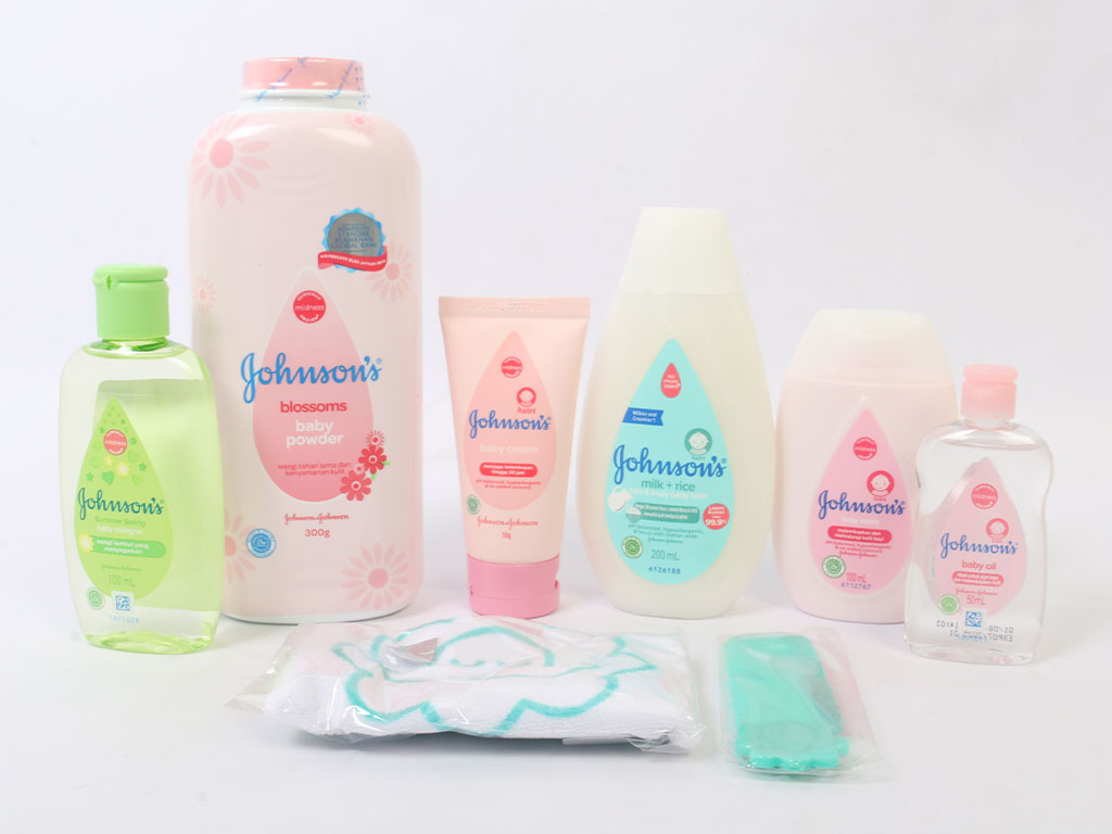 ست محصولات بهداشتی نوزادی 8 عددی جانسون johnsons
