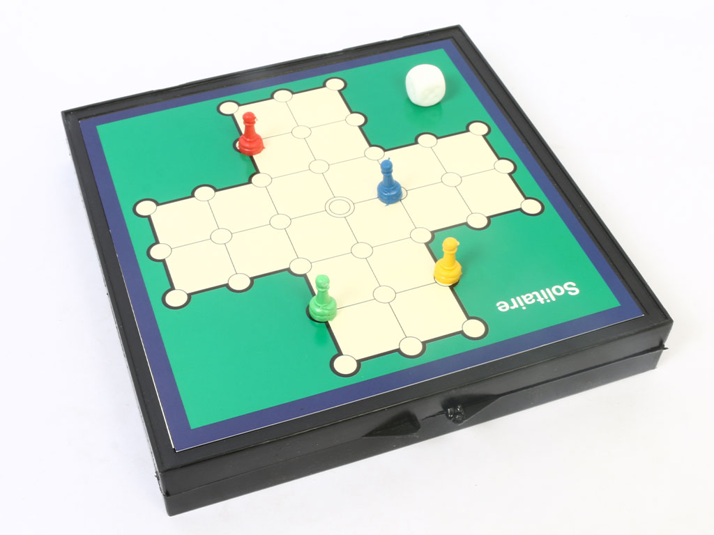 بازی شطرنج و منچ 8 کاره مدل Family Games