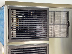 تعمیر انواع دستگاه یخ ساز خارجی و ایرانی در سراسر ایران .