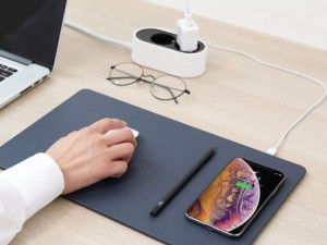 ماوس پد هوشمند با قابلیت شارژ بی سیم مدل POUT Hands 3 Pro بهمراه قلم نوری