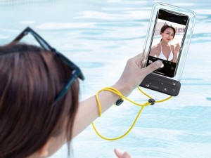 کاور ضد آب گوشی بیسوس مدل Let's Go Slip Cover Waterproof ACFSD-DG1