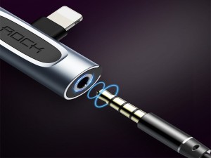 مبدل لایتنینگ به صدا AUX و پورت شارژ راک مدل RCB0667