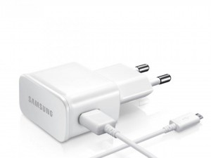 شارژر دیواری های کپی سامسونگ مدل EP-TA20EWE همراه با کابل microUSB