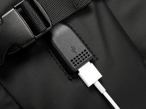 کوله پشتی ضد آب USB دار بنج مدل BG-7690 مناسب برای لپ تاپ 15.6 اینچی