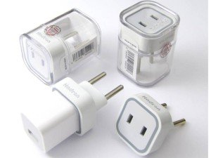 مبدل و محافظ برق هادرون مدل HTH-A08 Surge Protector And Adaptor