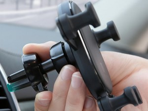 پایه نگهدارنده گوشی موبایل مدل Universal Gravity Air Vent Car