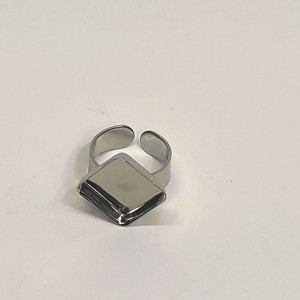 انگشتر مربع استیل نقره  زیورالات رزین رنگ ثابت