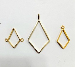 قالب استیل لوزی طلایی  زیورالات رزین رنگ ثابت قیمت عمده کد 134