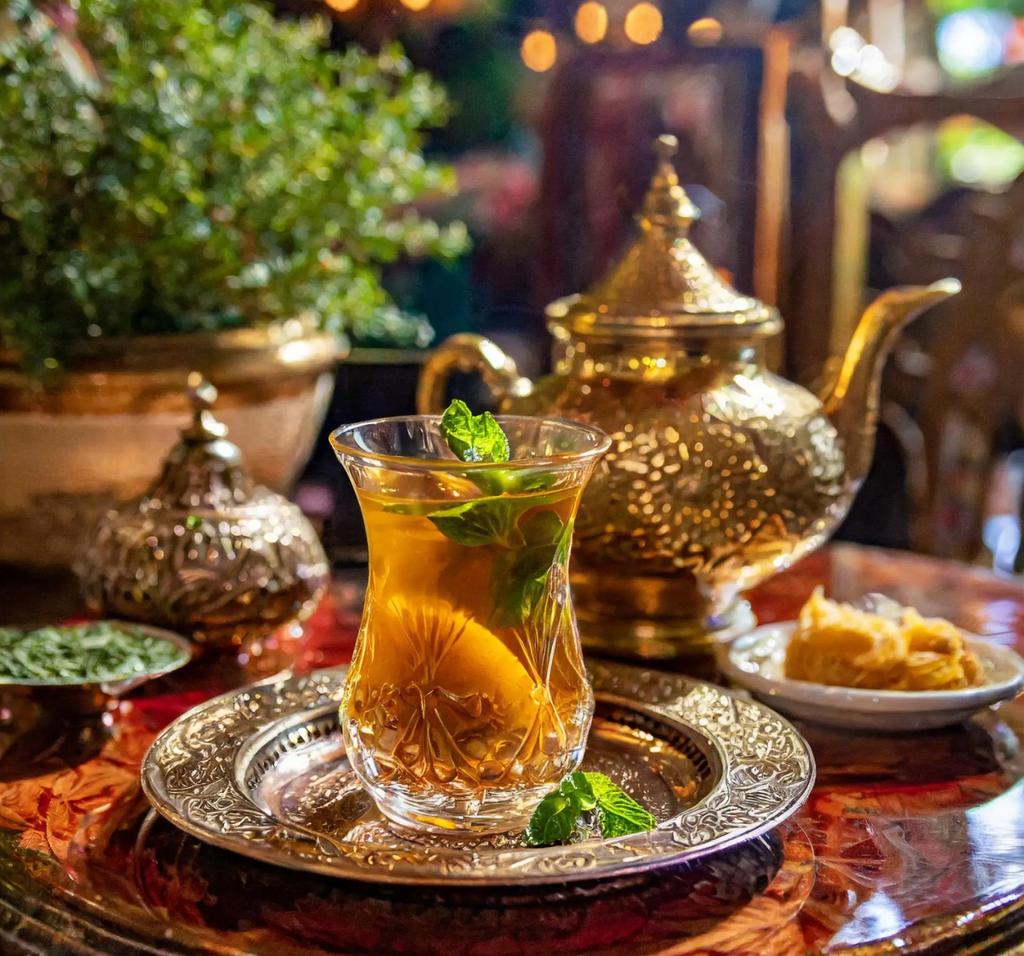 چای مراکشی برای شب با نعناع و عطر آرامشبخش قبل خواب