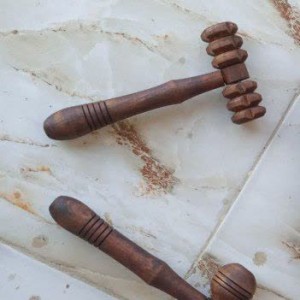 ماساژور چوبی چکشی