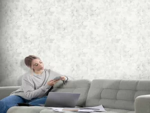 آلبوم کاغذدیواری کربن 1طرح پتینه نقره‌ای کد ۱۰۰۴۲