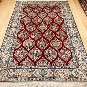 فرش ۴ متری نایین ۶ لا