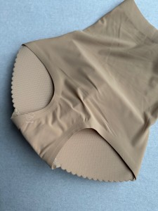 گن زنانه شورتی لیزری و پروتزدار
