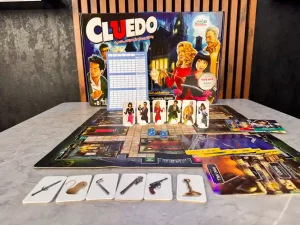 آموزش بازی کلودو (Cluedo): کارآگاه شوید و راز قتل را کشف کنید!