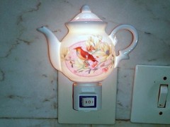 چراغ خواب دو حالته طرح قوری ( برق 220 ولت شهری)