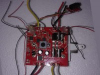 دسته کنترل و مدار کوادکوپترهای سایما  x8sw-x8sc