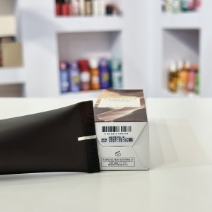 ضدآفتاب تقویت کننده و روشن کننده اسکین ۱۰۰۴ SKIN