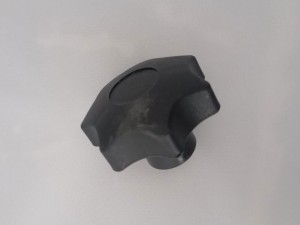 مهره خروسکی فلکه ای درپوش دار 12 هفت پر قطر دسته پلاستیکی 65 mm