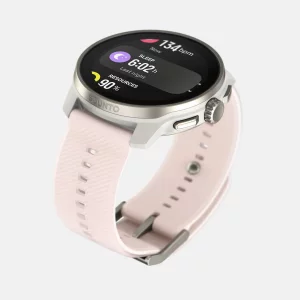 نمای نزدیک از نمایشگر AMOLED ساعت Suunto RACE S