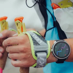 رابط کاربری ساعت Suunto Race Titanium با صفحه AMOLED در فضای باز