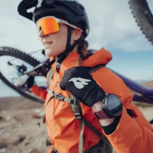 ساعت Suunto Vertical در محیط کوهستانی و مسیرهای دوچرخه‌سواری