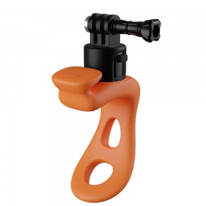 TELESIN TLQ-001 در حال نگه‌داری دوربین روی نرده