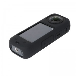 نصب قاب سیلیکونی روی Insta360 X4 – نمای جانبی