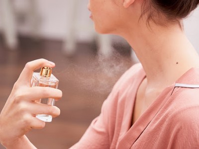 چه طور برای یک خانم عطر انتخاب کنیم؟