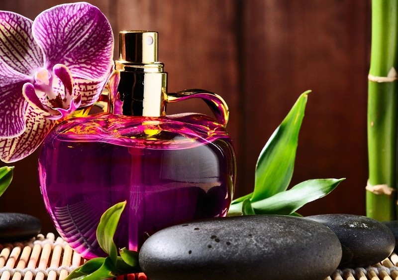 با شیشه های خالی عطر چه کنیم؟
