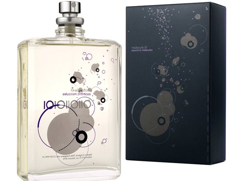 خواص عطر Escentric Molecules چیست؟ کاربران در مورد آن چه گفتند؟