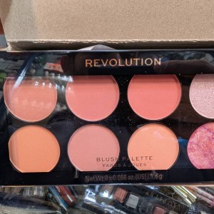 پالت رژ گونه رولوشن اصلی Makeup Revolution Blush Palette