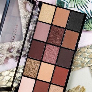 پالت سایه رولوشن ولوت رز MakeUp Revolution Reloaded Valvet Rose Eyeshadow Palette