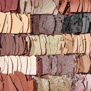 پالت سایه رولوشن ولوت رز MakeUp Revolution Reloaded Valvet Rose Eyeshadow Palette