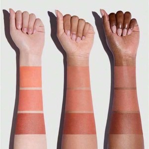 رژگونه و رژ لب طبقاتی شیگلم مدل هلو | ترکیب بی‌نقص رنگ، کاربرد و جذابیت در یک پک کوچک!