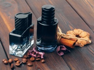 چرا قیمت عطر و ادکلن زنانه اینقدر بالا رفته است؟